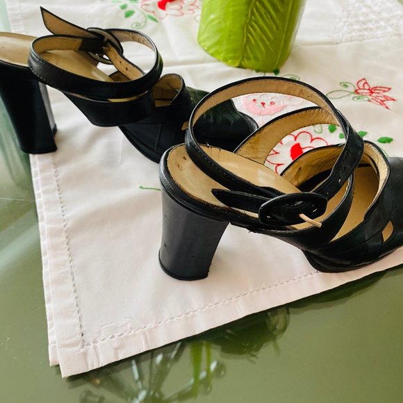 30 year old Vintage Varda Black Open Toe Strappy/Chunky Heels in Good Condtion - Picture 5 of 16
